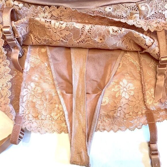 TAUPE VICTORIA’s SECRET ANGELS LACE SKIRT-GARTER-THONG SIZE-S - Picture 4 of 6